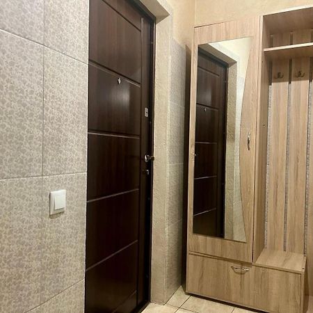 Studio Apartment Metro Pechersk Kiew Exterior foto