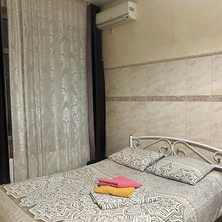 Studio Apartment Metro Pechersk Kiew Exterior foto