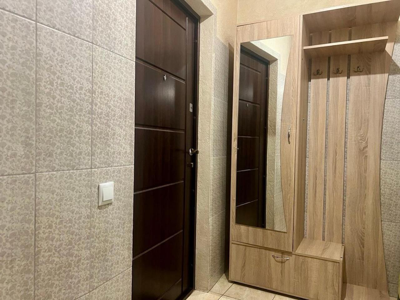 Studio Apartment Metro Pechersk Kiew Exterior foto