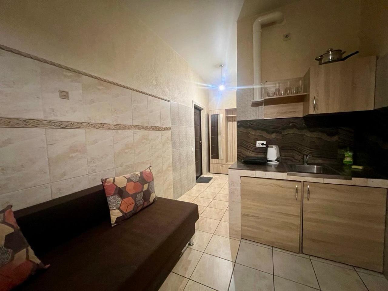 Studio Apartment Metro Pechersk Kiew Exterior foto