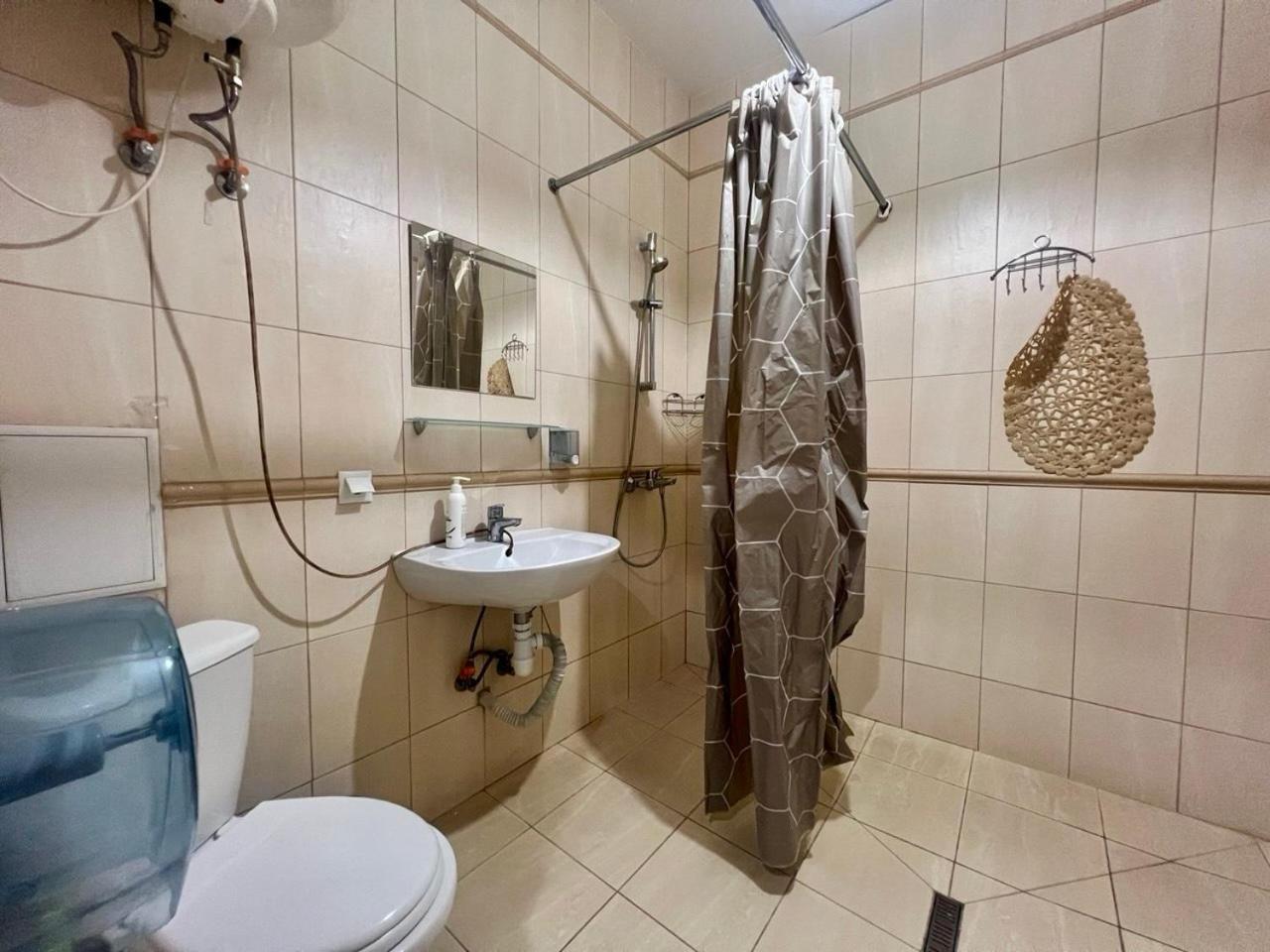 Studio Apartment Metro Pechersk Kiew Exterior foto