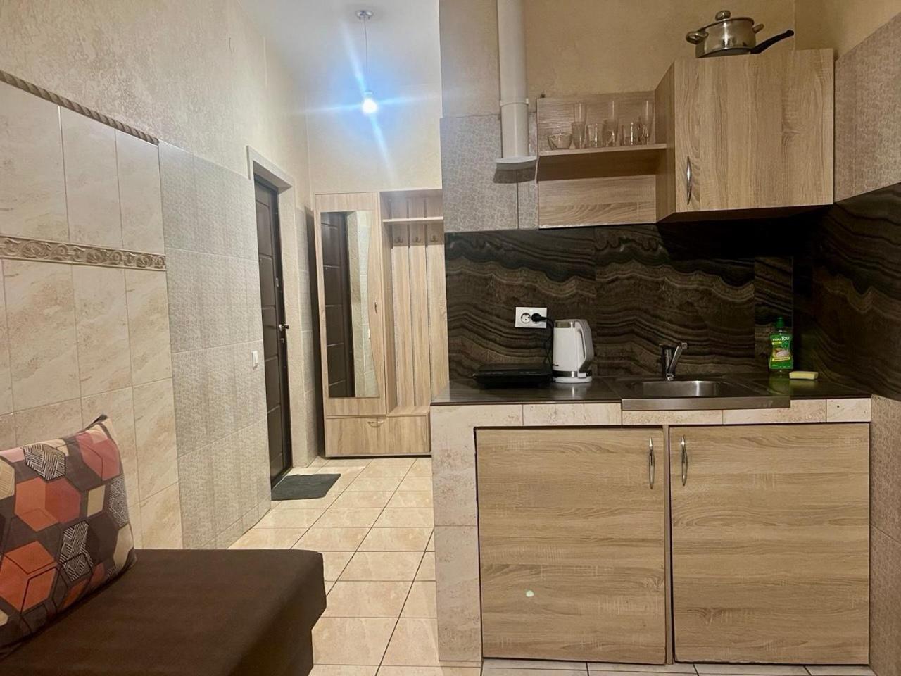 Studio Apartment Metro Pechersk Kiew Exterior foto